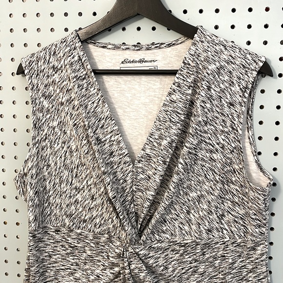 Eddie Bauer Sleeveless Womens V-neck Top Black White Cinched - Picture 2 of 9